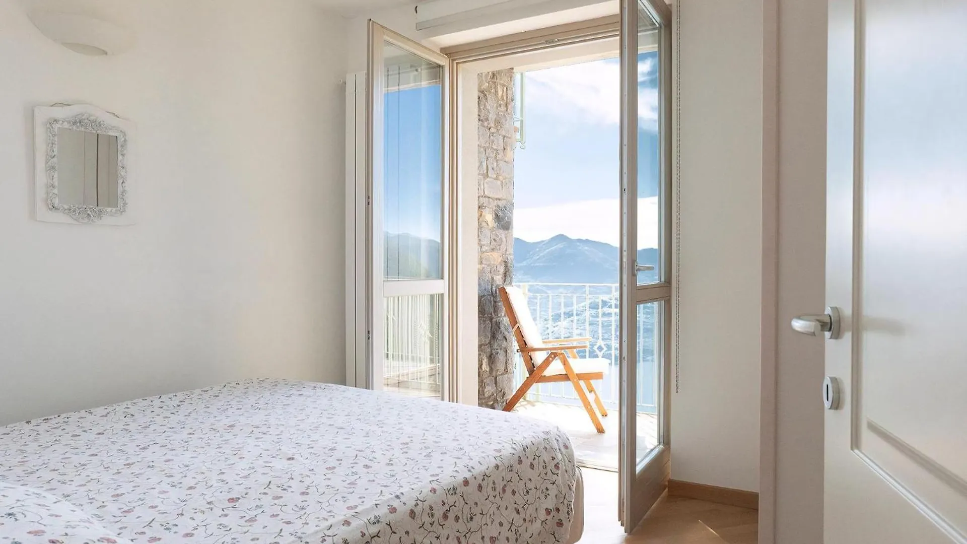 Apartment Ferienwohnung Fuer 4 Personen Ca, 43 M Sup2 In Plassi, Iseosee Parzanica Italy